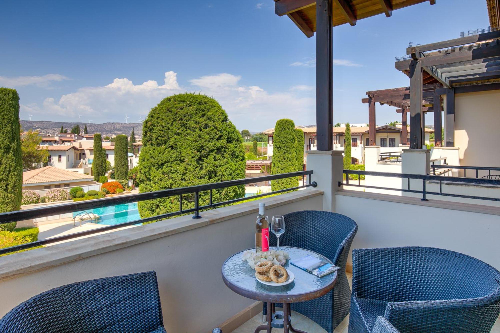 2 Bedroom Apartment Chloe With Communal Pool, Aphrodite Hills Resort Kouklia Exteriör bild
