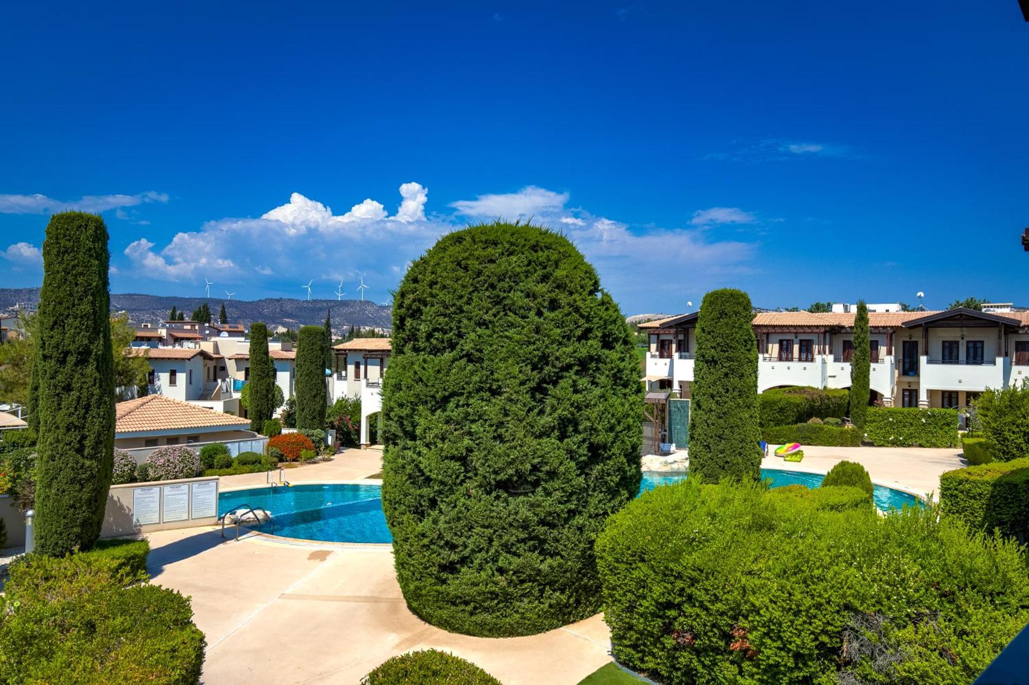 2 Bedroom Apartment Chloe With Communal Pool, Aphrodite Hills Resort Kouklia Exteriör bild