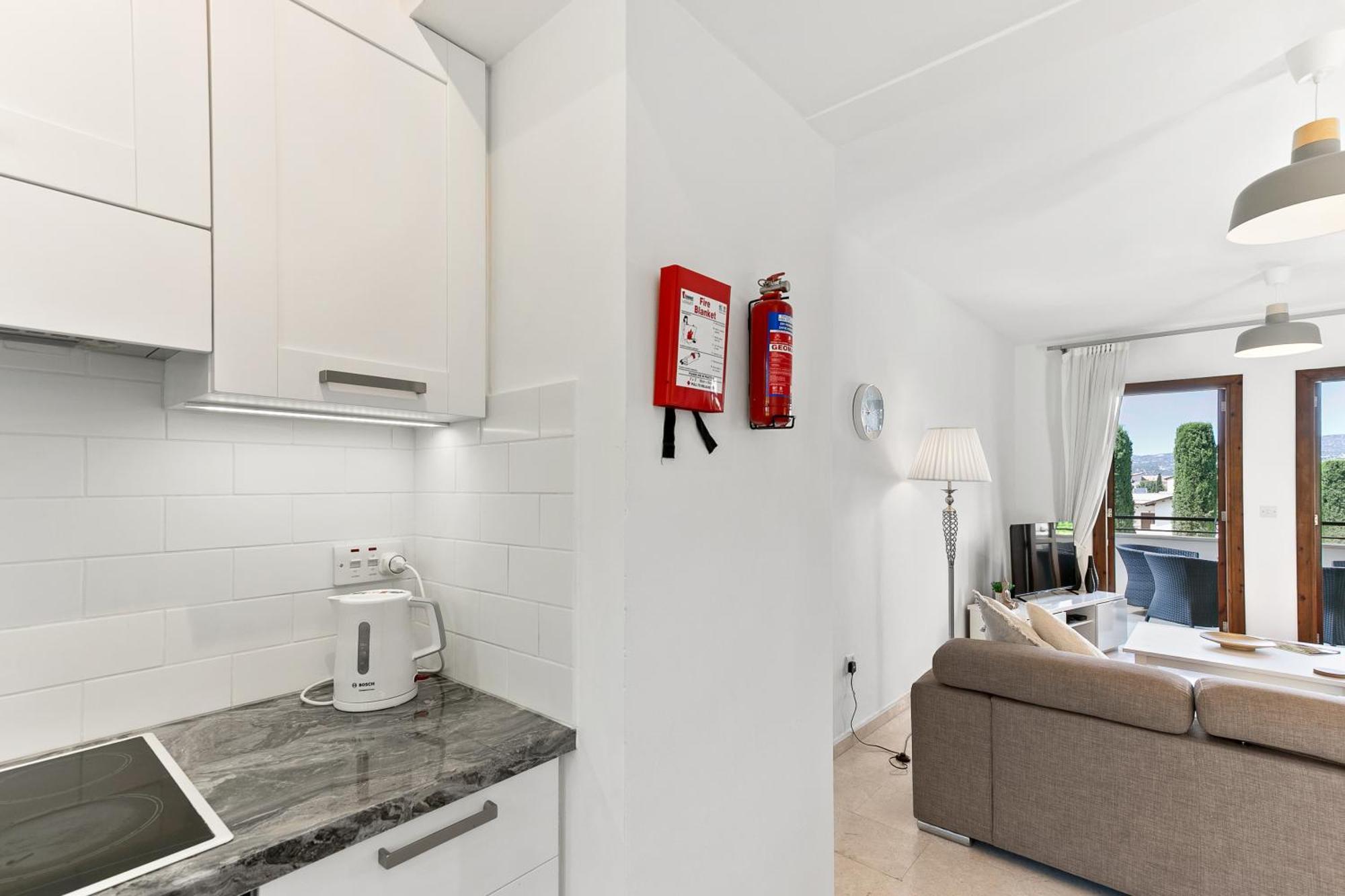 2 Bedroom Apartment Chloe With Communal Pool, Aphrodite Hills Resort Kouklia Exteriör bild