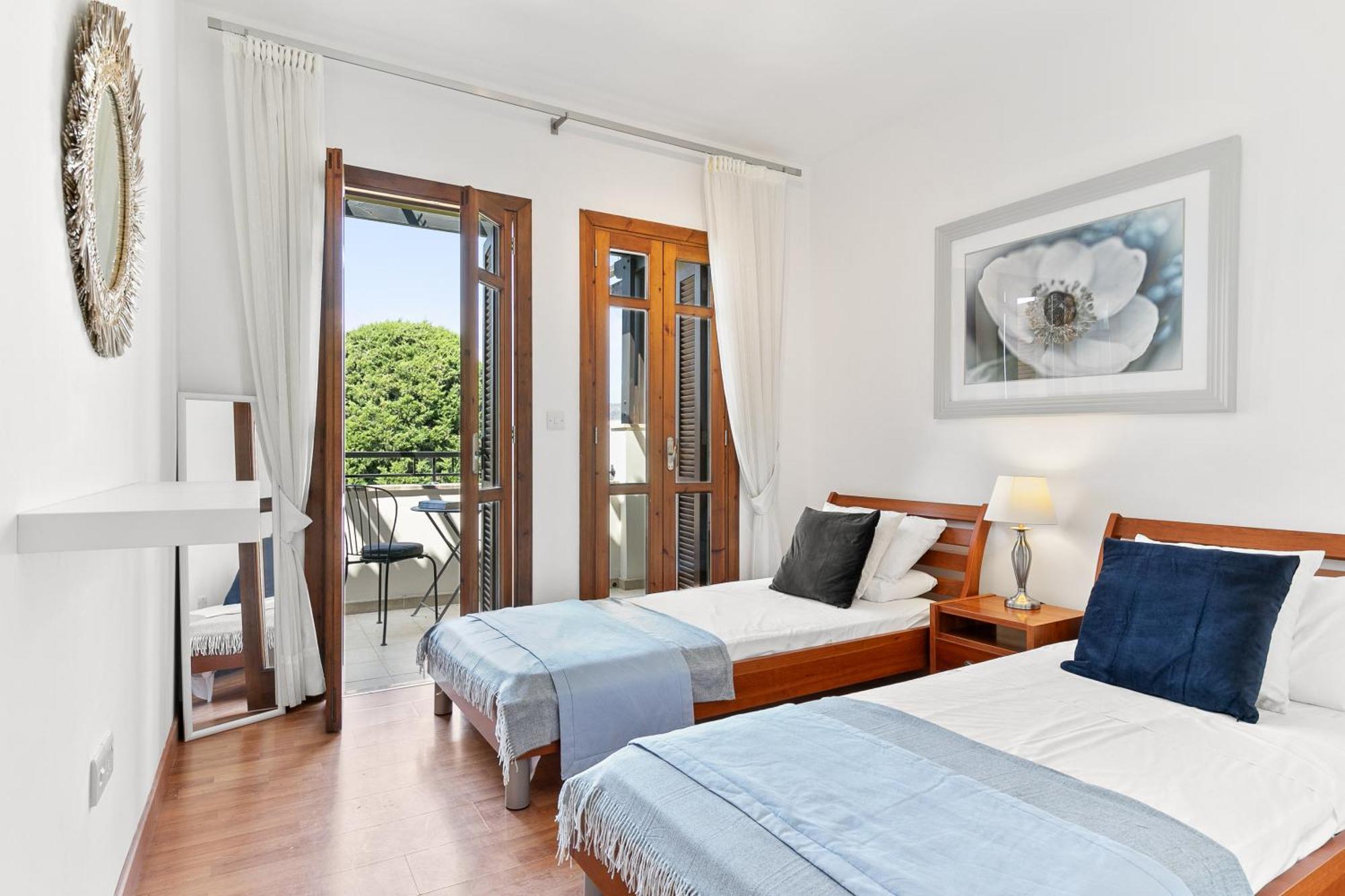2 Bedroom Apartment Chloe With Communal Pool, Aphrodite Hills Resort Kouklia Exteriör bild